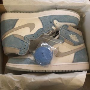 Jordan 1 ‘hyper royal’